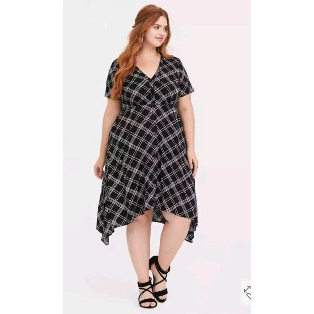Torrid Midi Challis Shirt Dress Black Plaid Handkerchief Hem Pockets Size 0 NWT